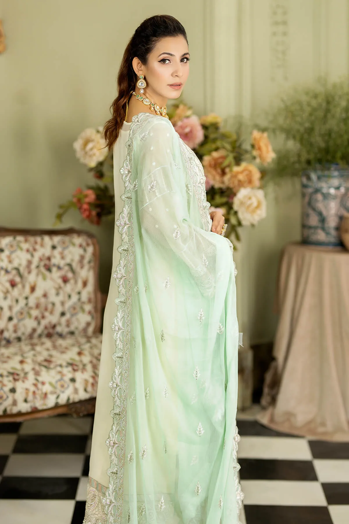 Ivory Heavily Embellished Pakistani Salwar Kameez Dupatta Salwar Suit