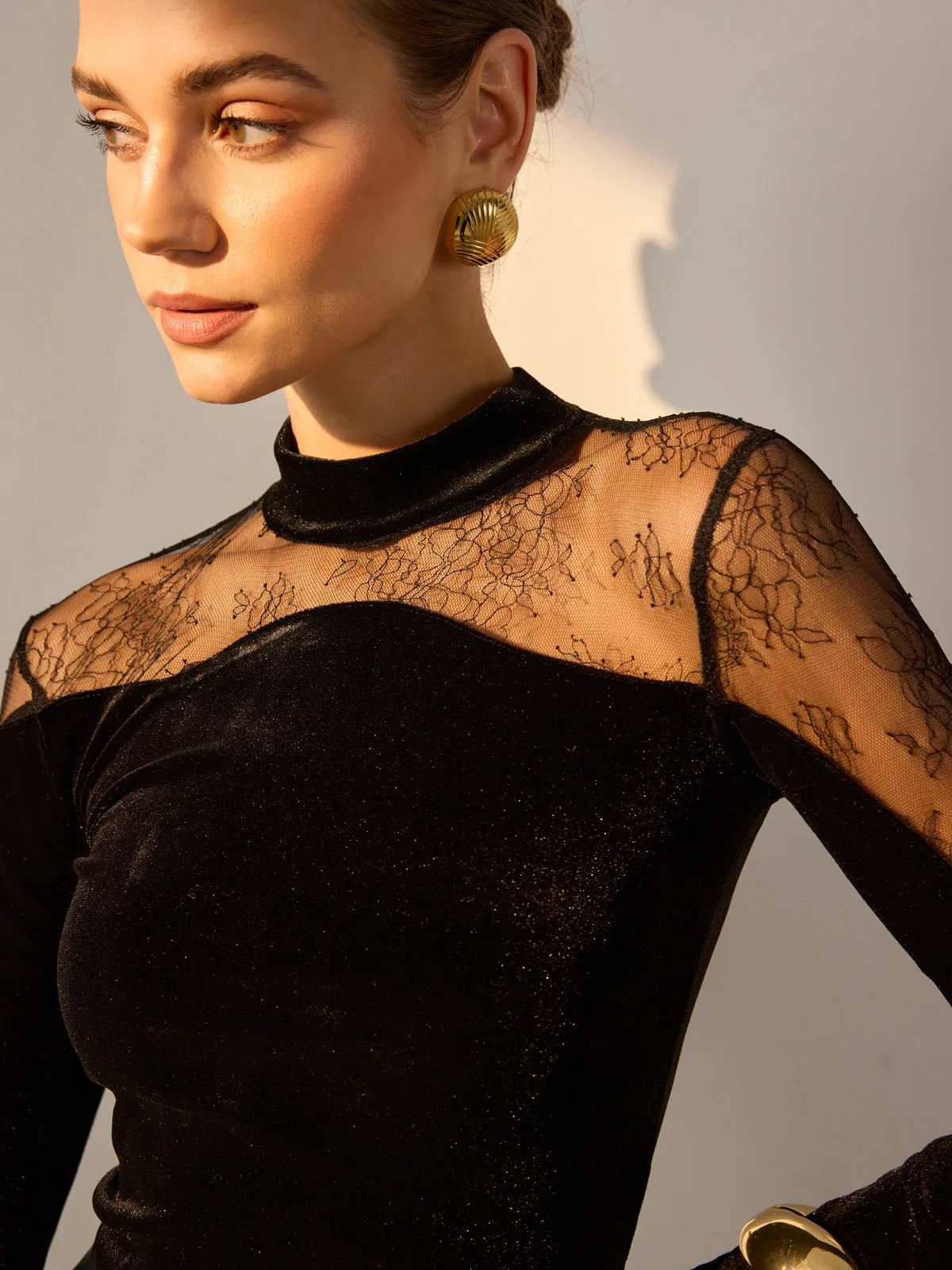 Lace Panel Velvet Slim Blouse