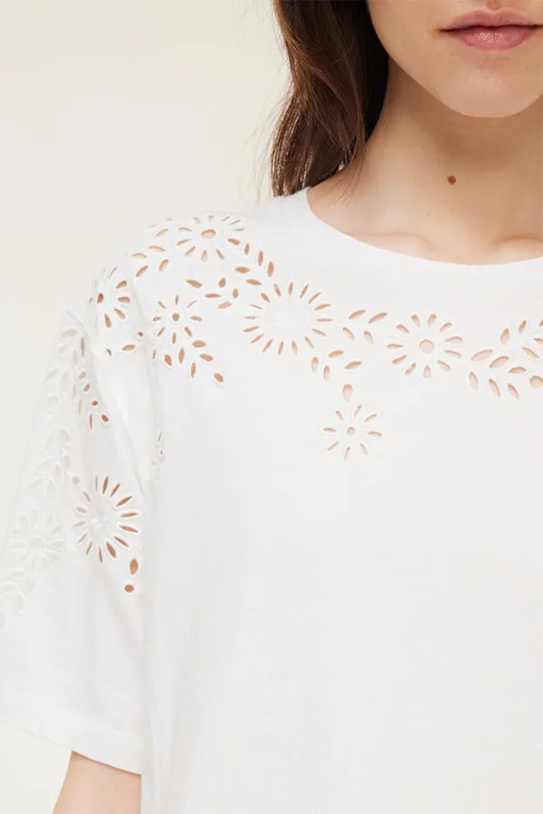 MAUREEN FLORAL EMBROIDERED T-SHIRT