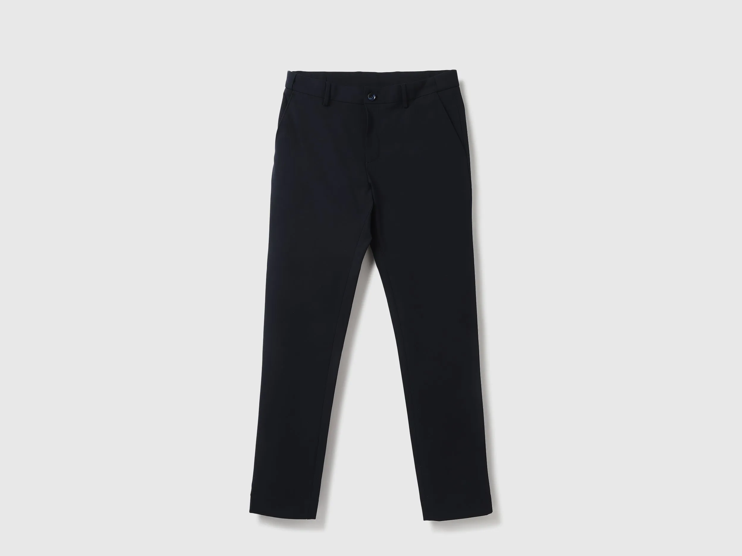 Men Solid Slim Fit Trousers