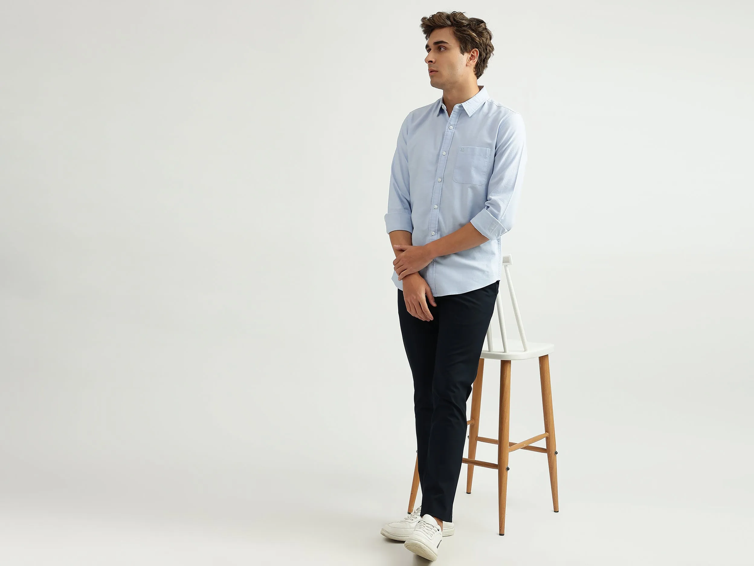 Men Solid Slim Fit Trousers