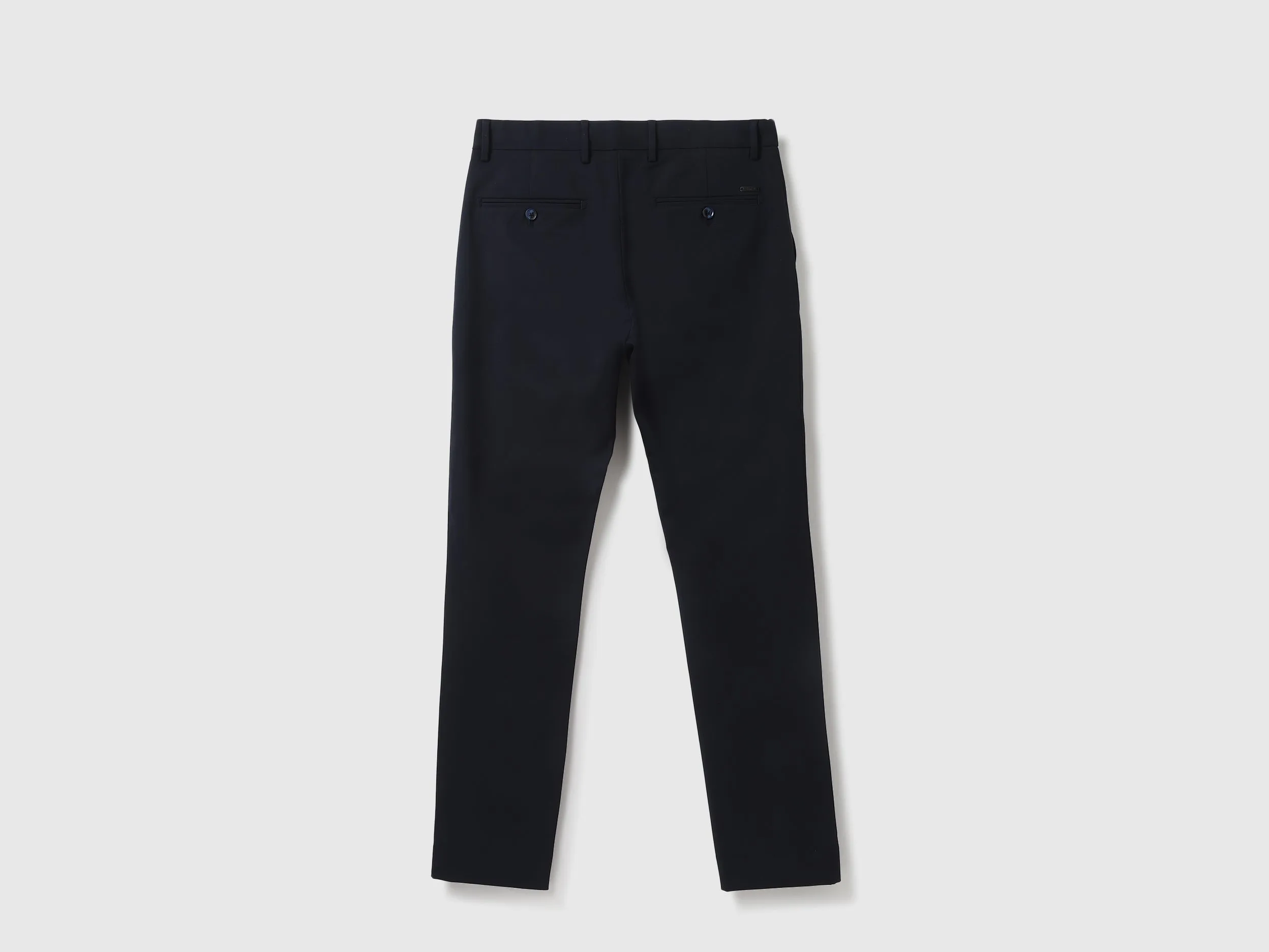 Men Solid Slim Fit Trousers
