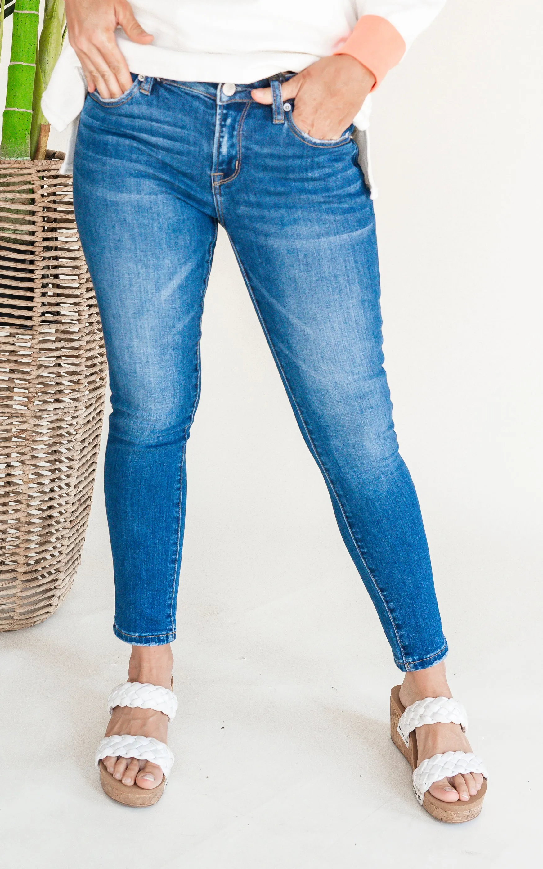 Mica | The Alice Medium Wash Mid-Rise Cigarette Ankle Denim Jeans** - Final Sale