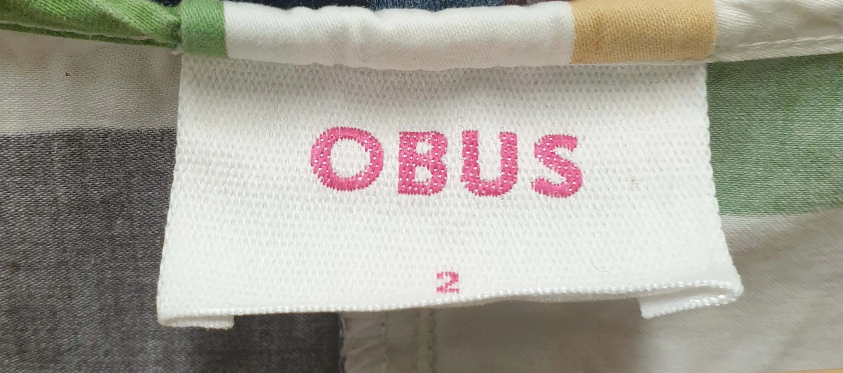 Obus cropped unique print top size 2, best fits 10