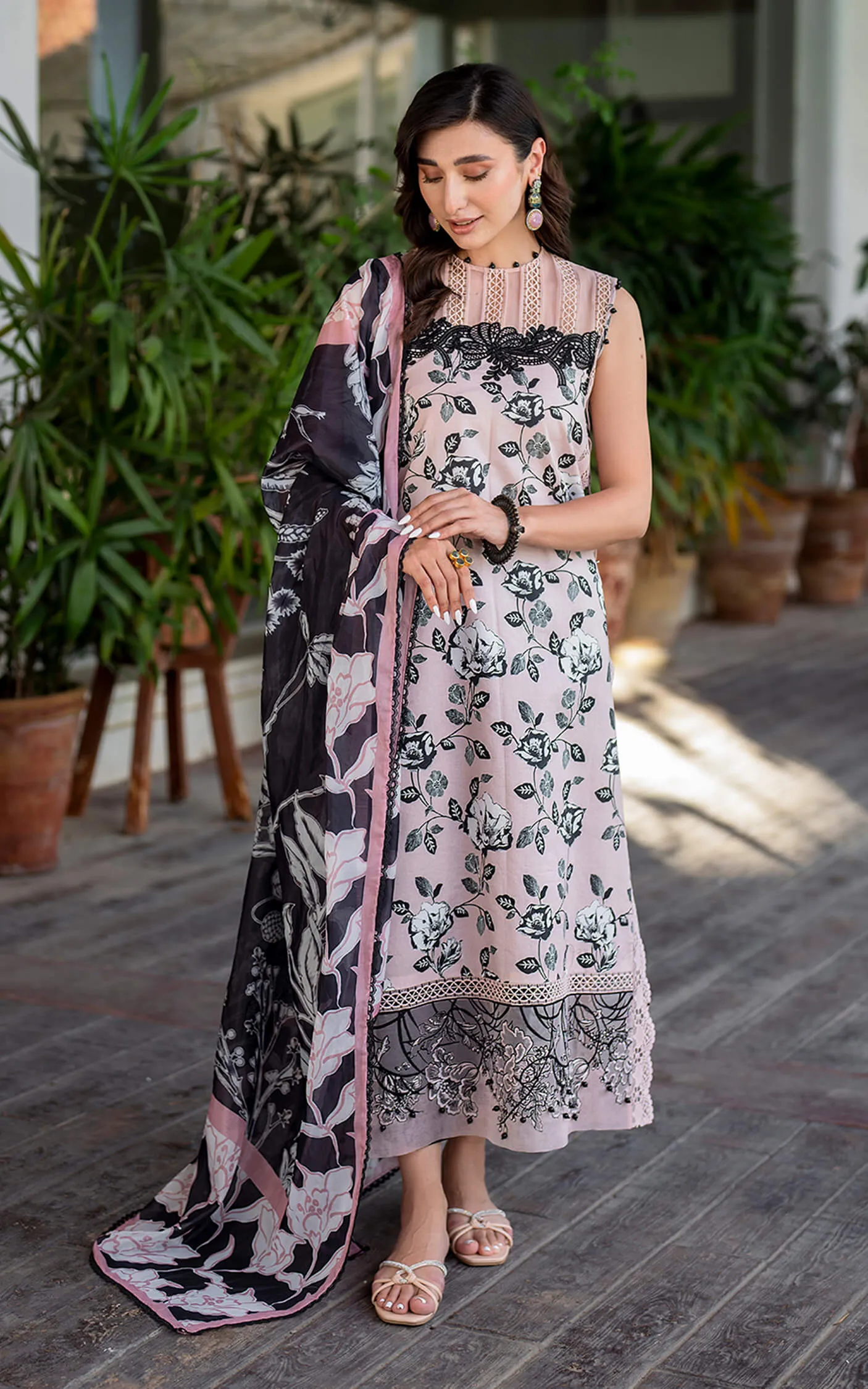 Pakistani Party Dress Traditional Salwar Kameez in Tea Pink Shade