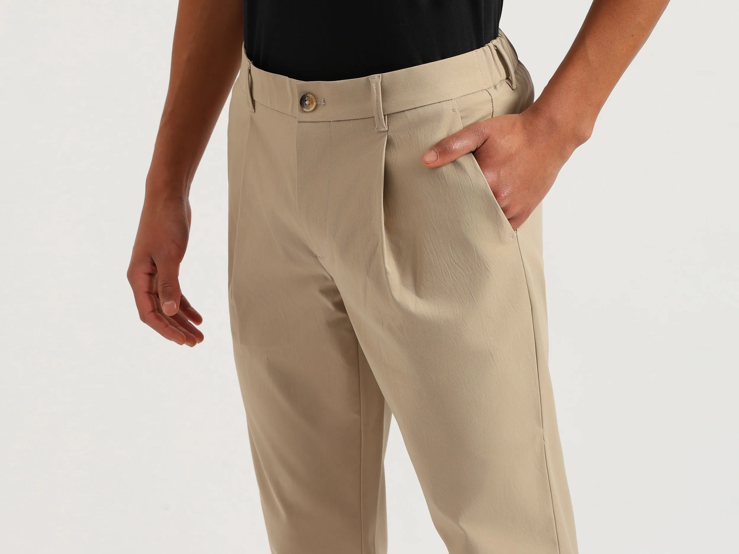 Solid Relaxed Fit Pleated Trousers