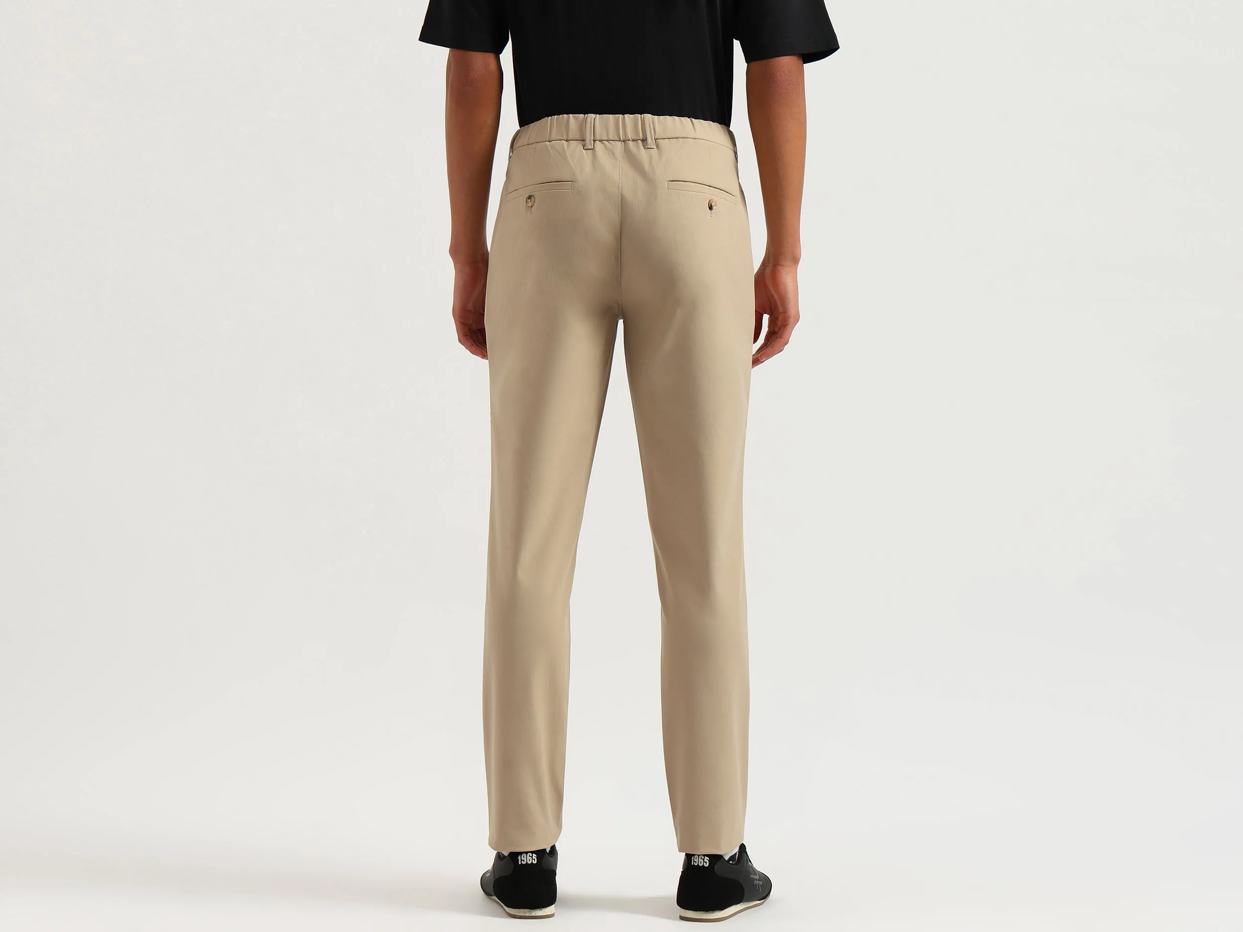Solid Relaxed Fit Pleated Trousers