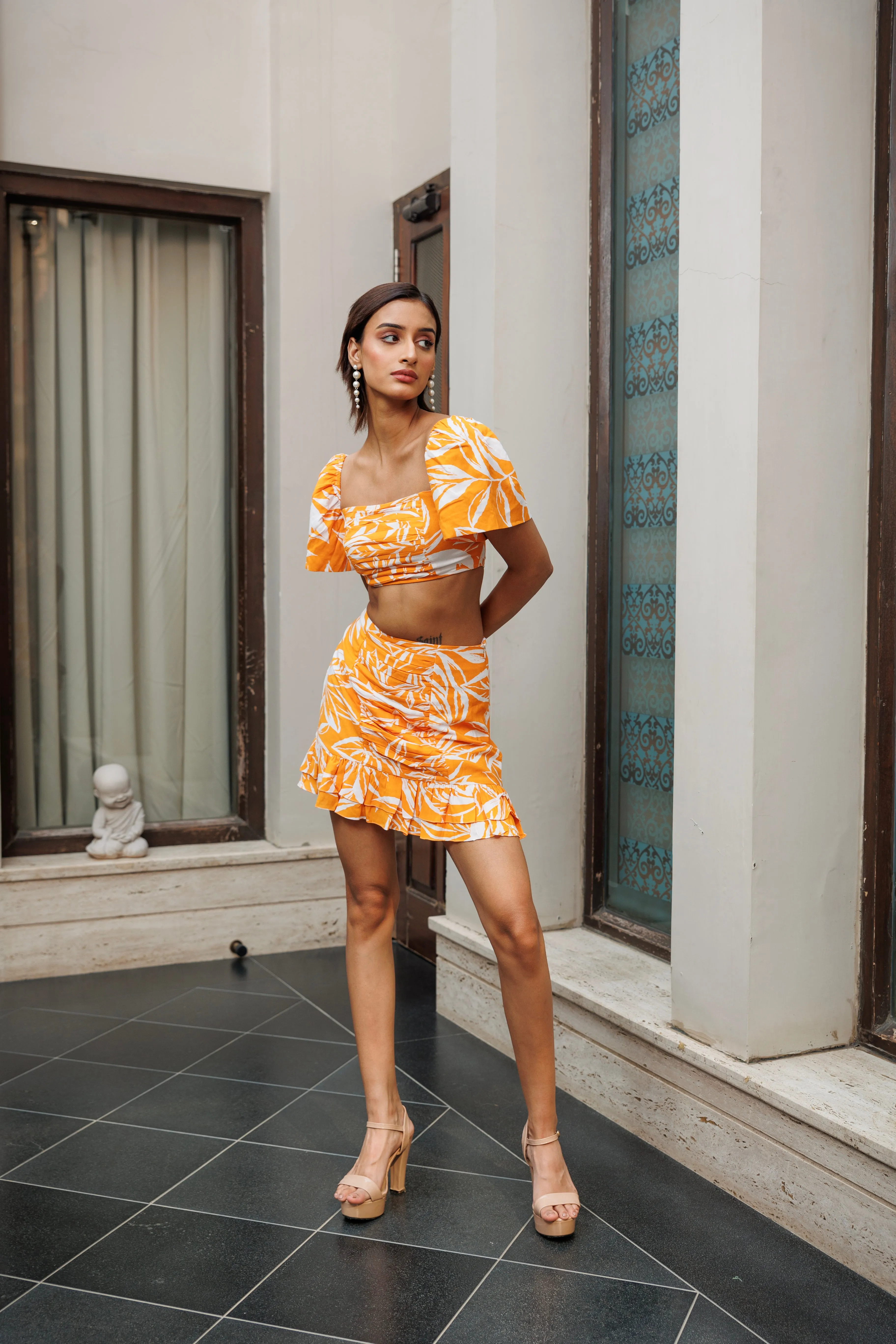 Summer evenings - crop ruched top in yellow