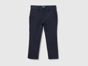 Textured Mid Rise Trousers