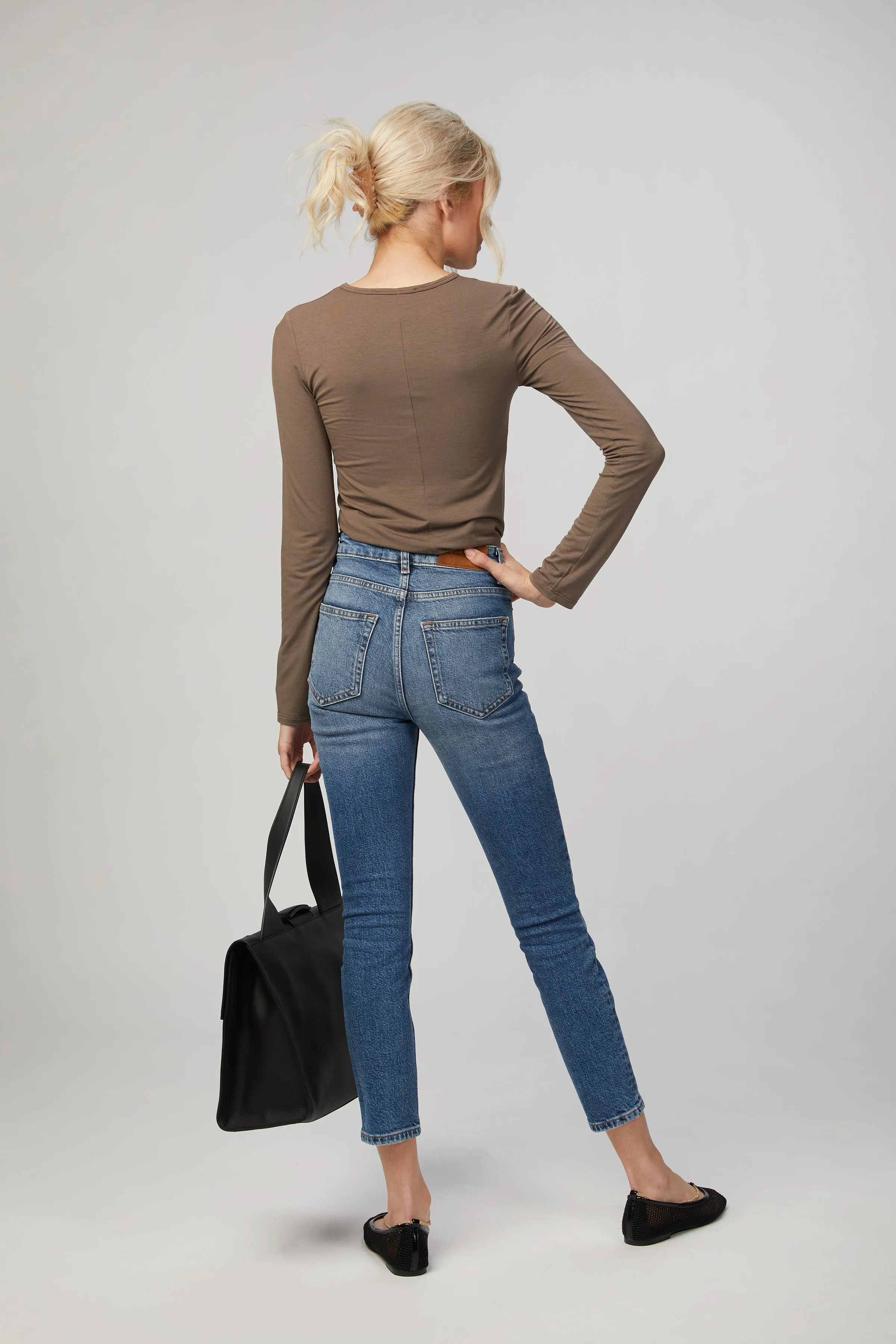 TWISTED TOP