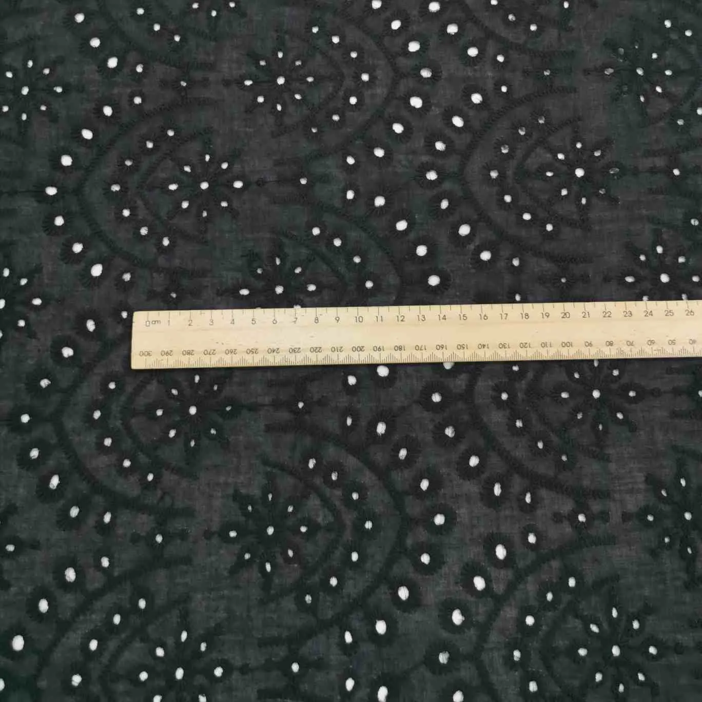Winnie, Black - 1.35m piece