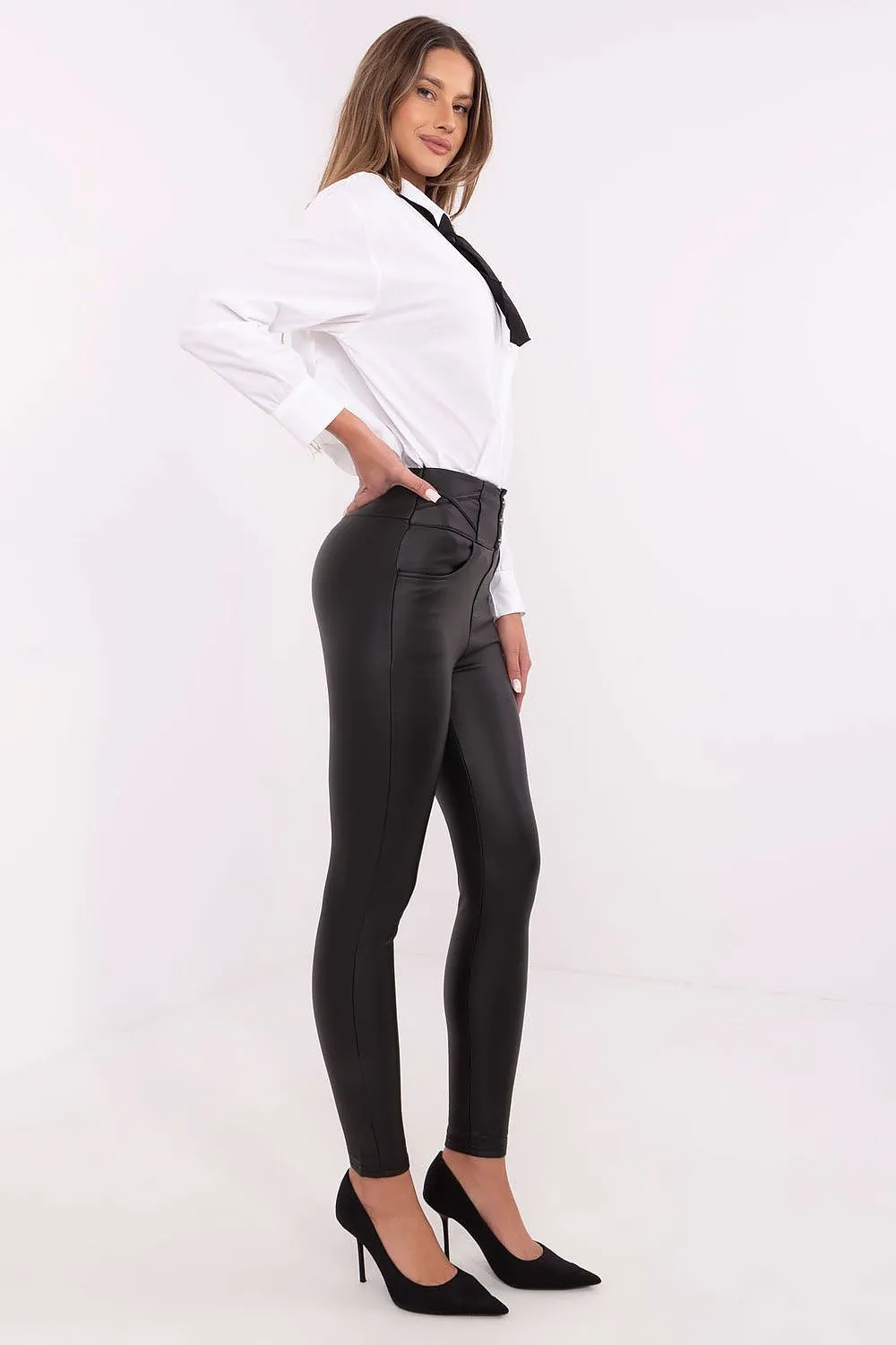 Women's skinny leatherette pants